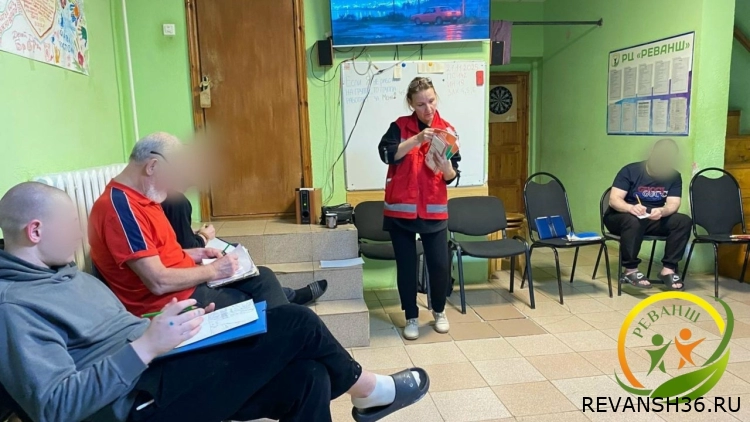 Прибыткова Елена провела в нашем РЦ арт терапию на тему “4 сезона души”